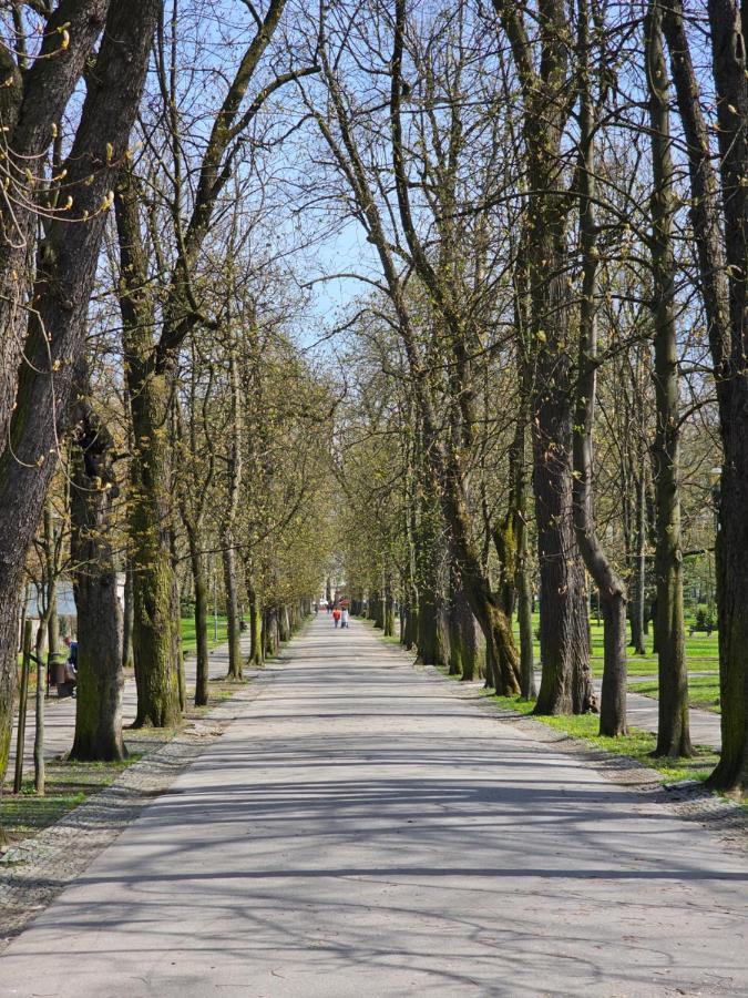 Apartament Central Park Kielce Exteriör bild